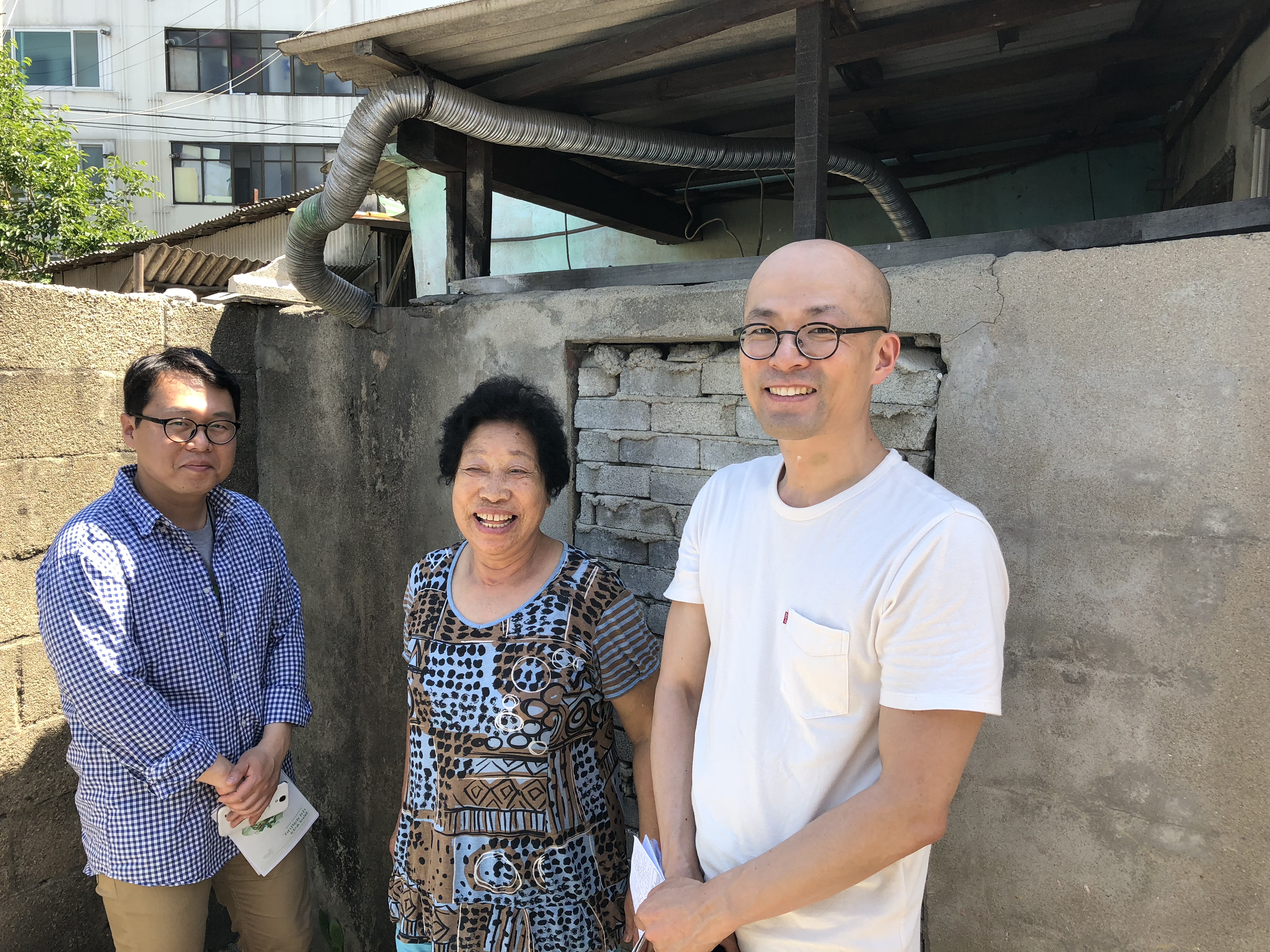 현장 조사 및 주민 인터뷰